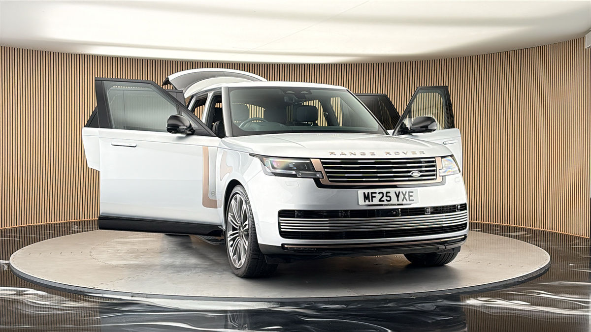 More views of Land Rover Range Rover