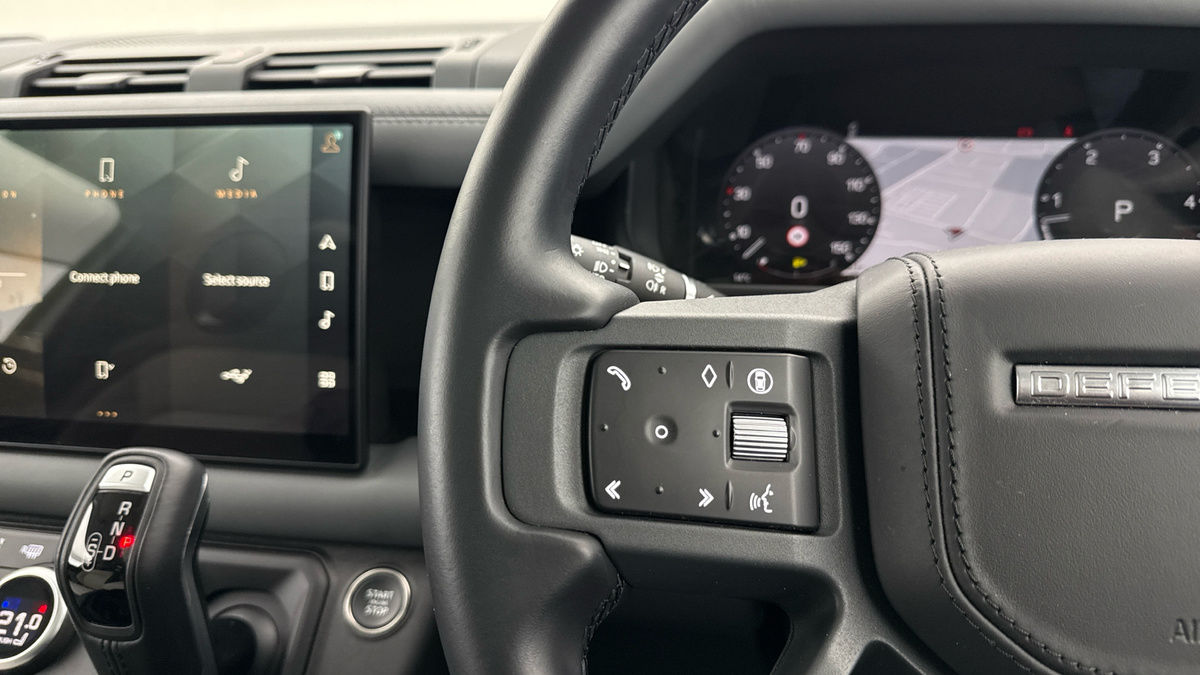 Land Rover Defender 90 Image 13