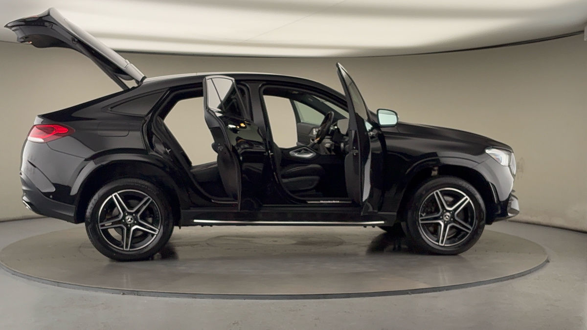 More views of Mercedes-Benz GLE