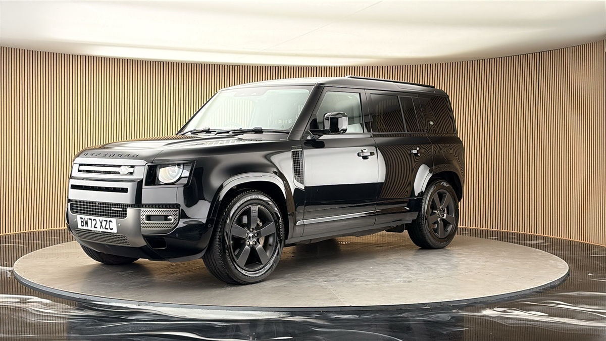 Land Rover Defender 110 Image 20