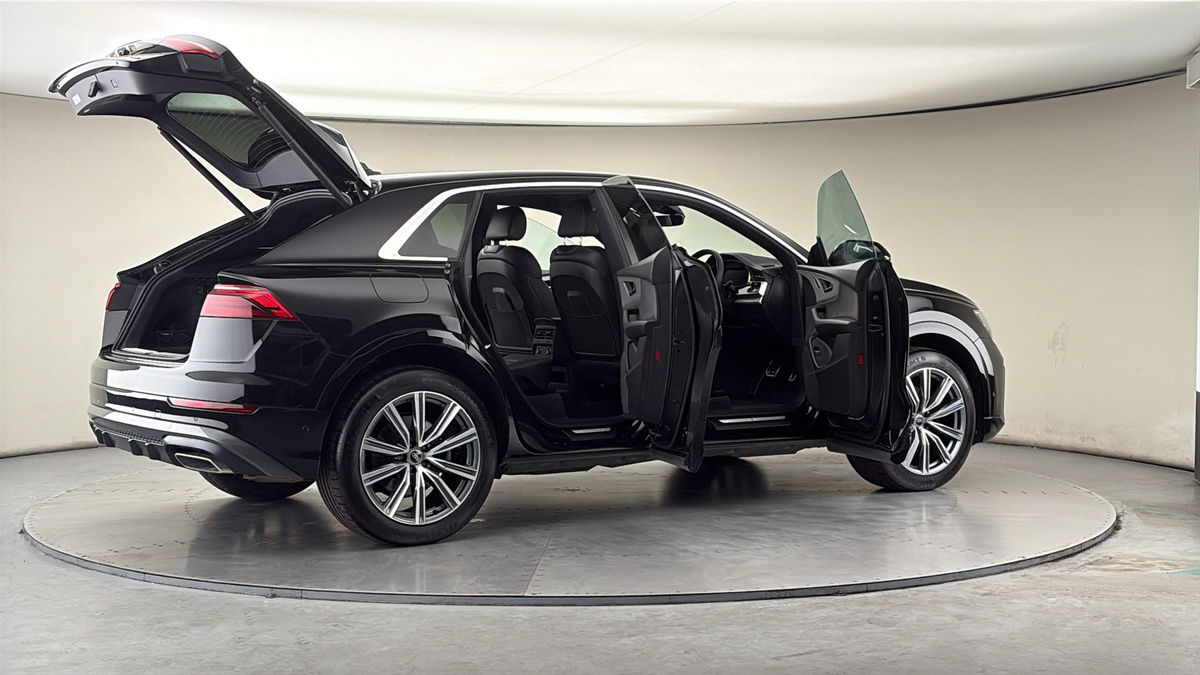 More views of Audi Q8