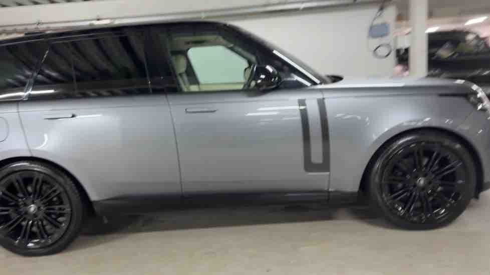 More views of Land Rover Range Rover