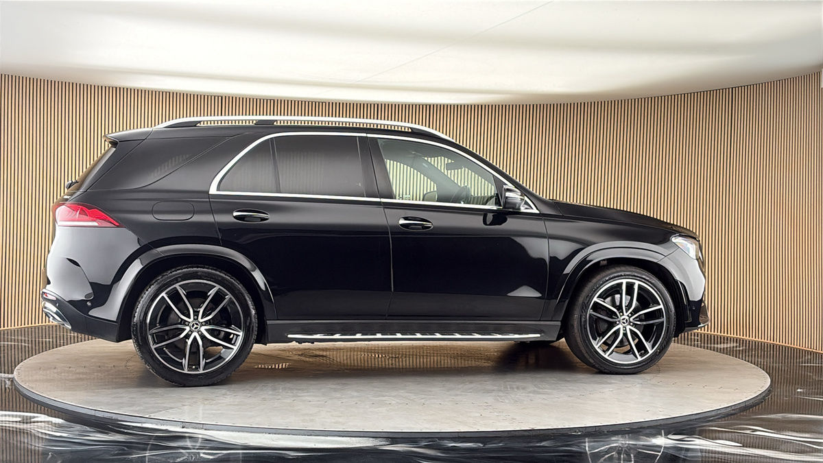More views of Mercedes-Benz GLE