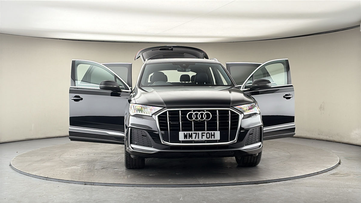 More views of Audi Q7