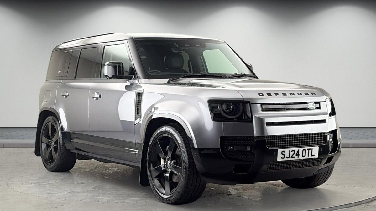 Land Rover Defender 110 Sticky Header Image