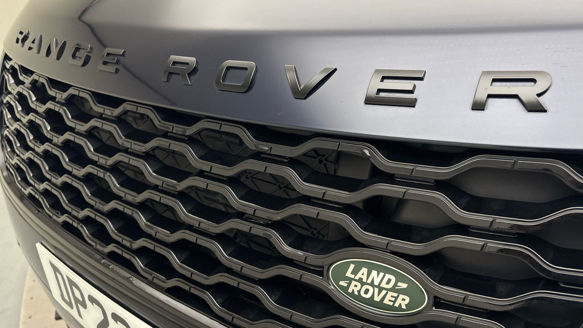 Land Rover Range Rover Velar Image 24