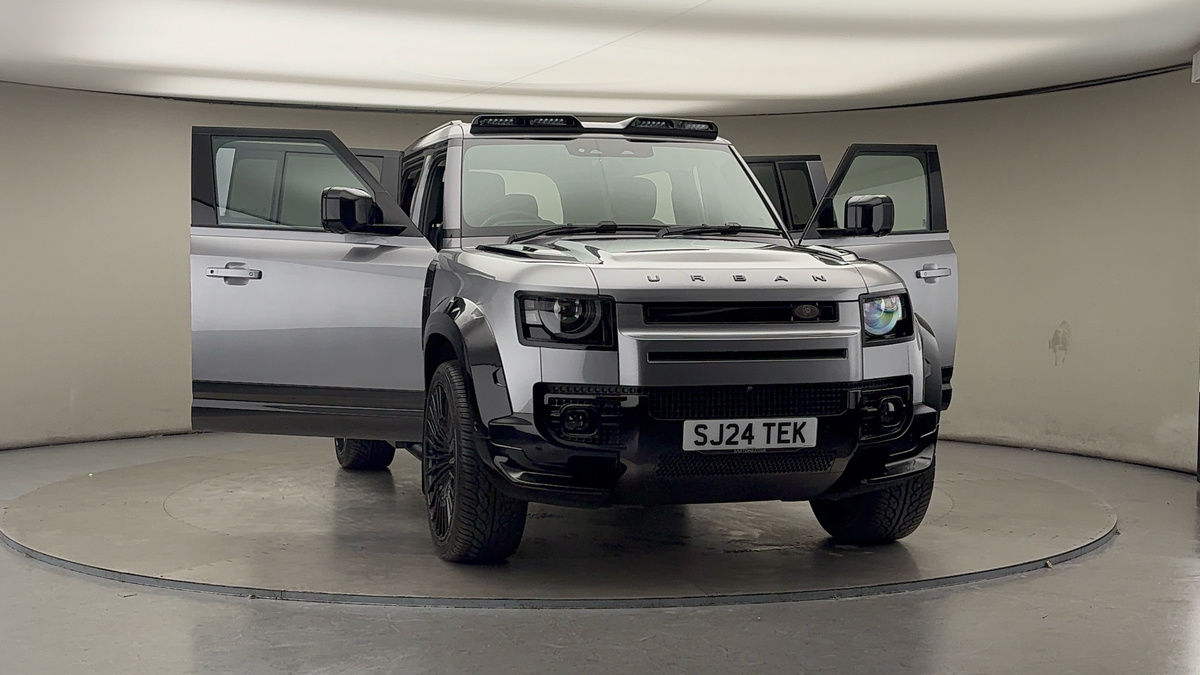 More views of Land Rover Defender 110