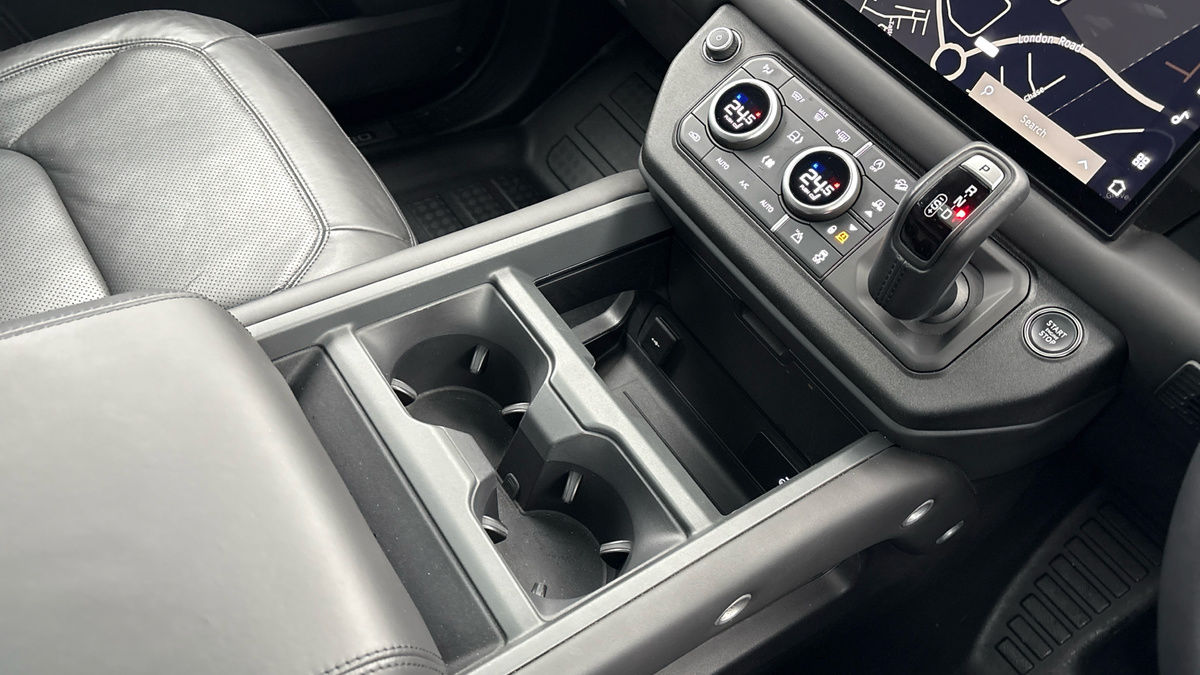 Land Rover Defender 110 Urban Image 18