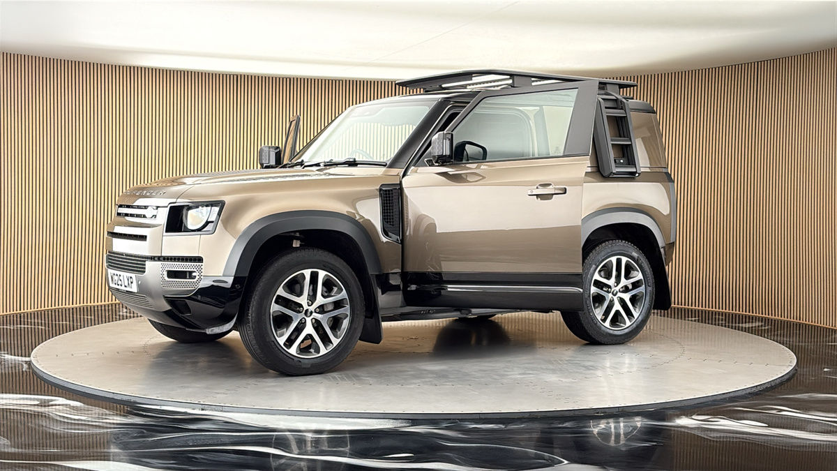 More views of Land Rover Defender 90