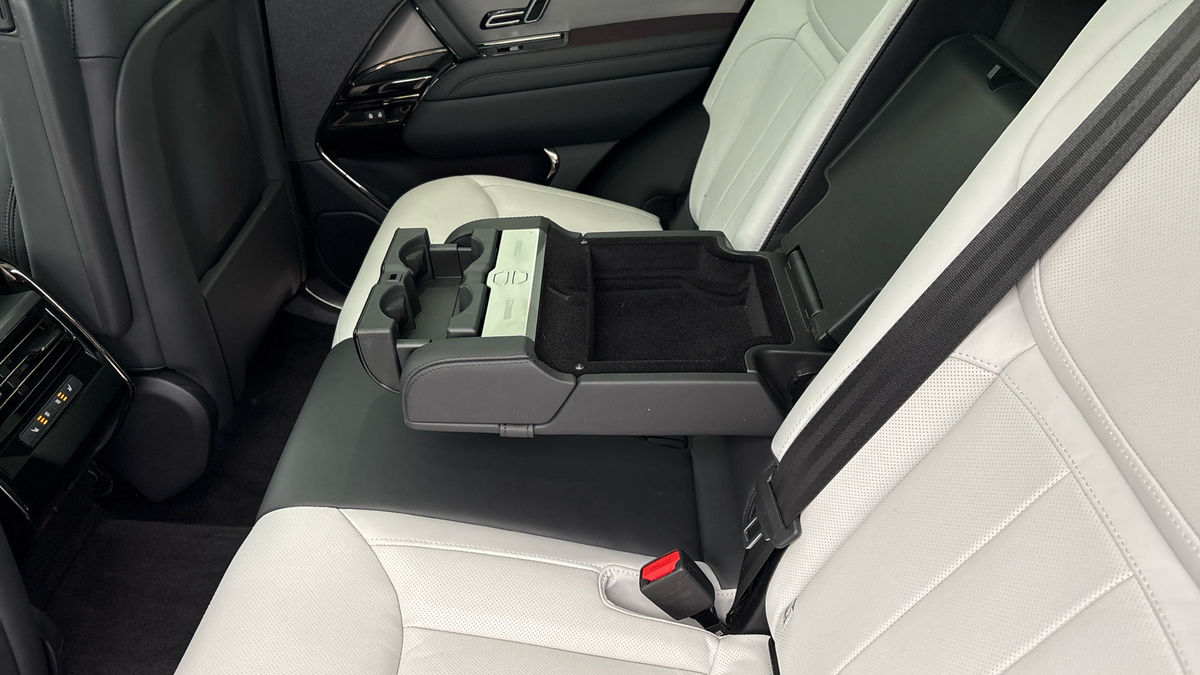 Land Rover Range Rover Sport Image 9