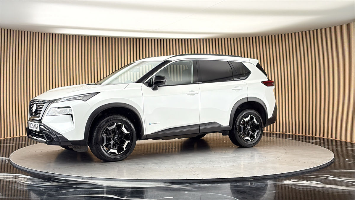 More views of Nissan X-Trail