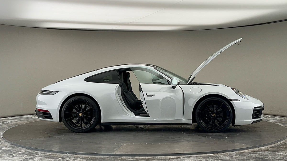 More views of Porsche 911