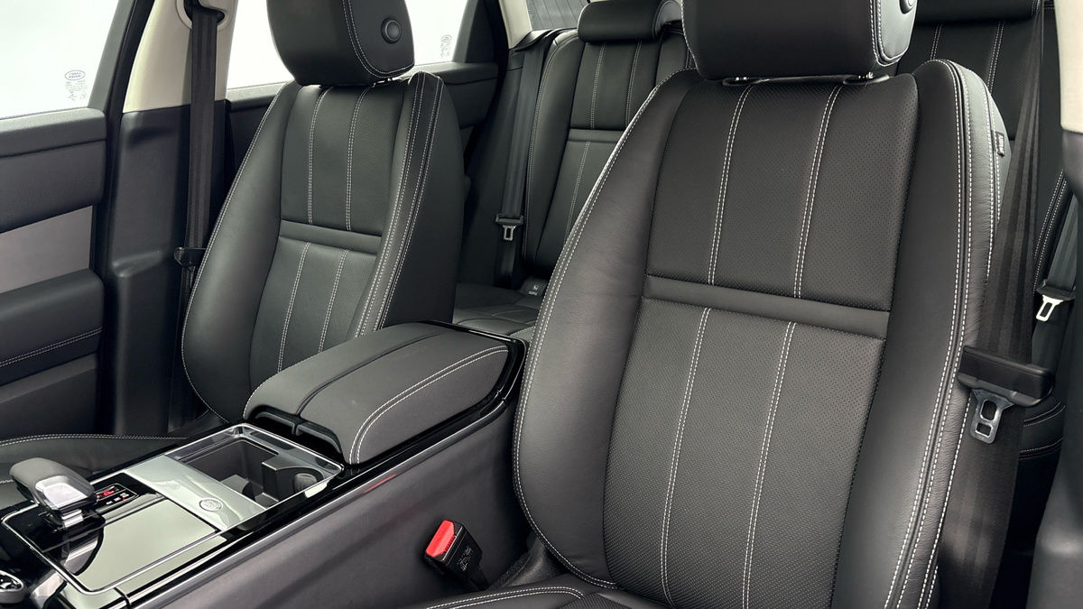 Land Rover Range Rover Velar Image 7