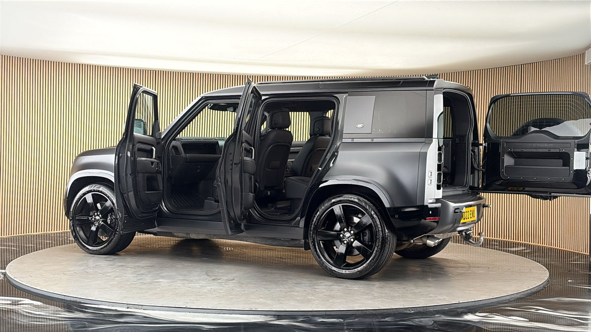 More views of Land Rover Defender 110