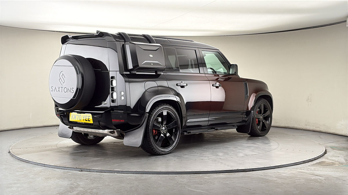 Land Rover Defender 110 Image 21