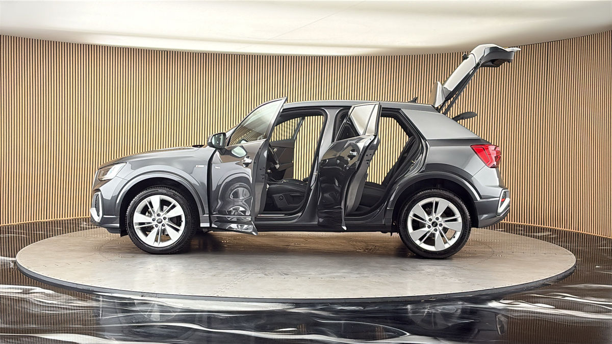 More views of Audi Q2