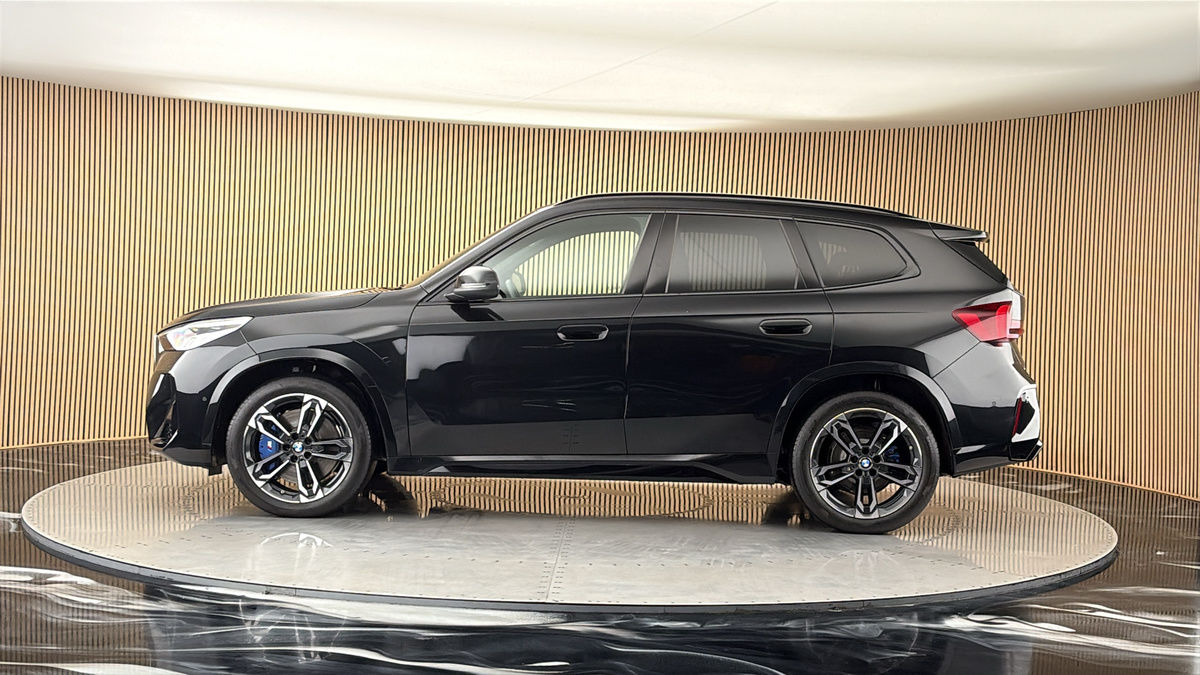BMW iX1 Image 15