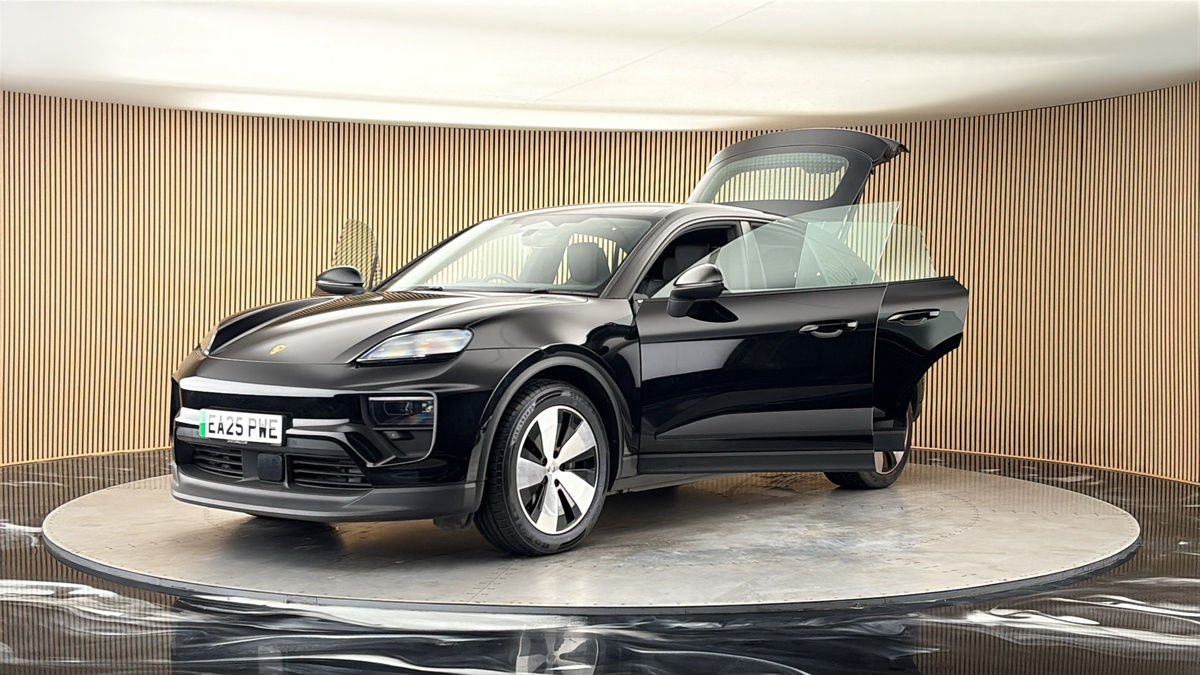 More views of Porsche Macan