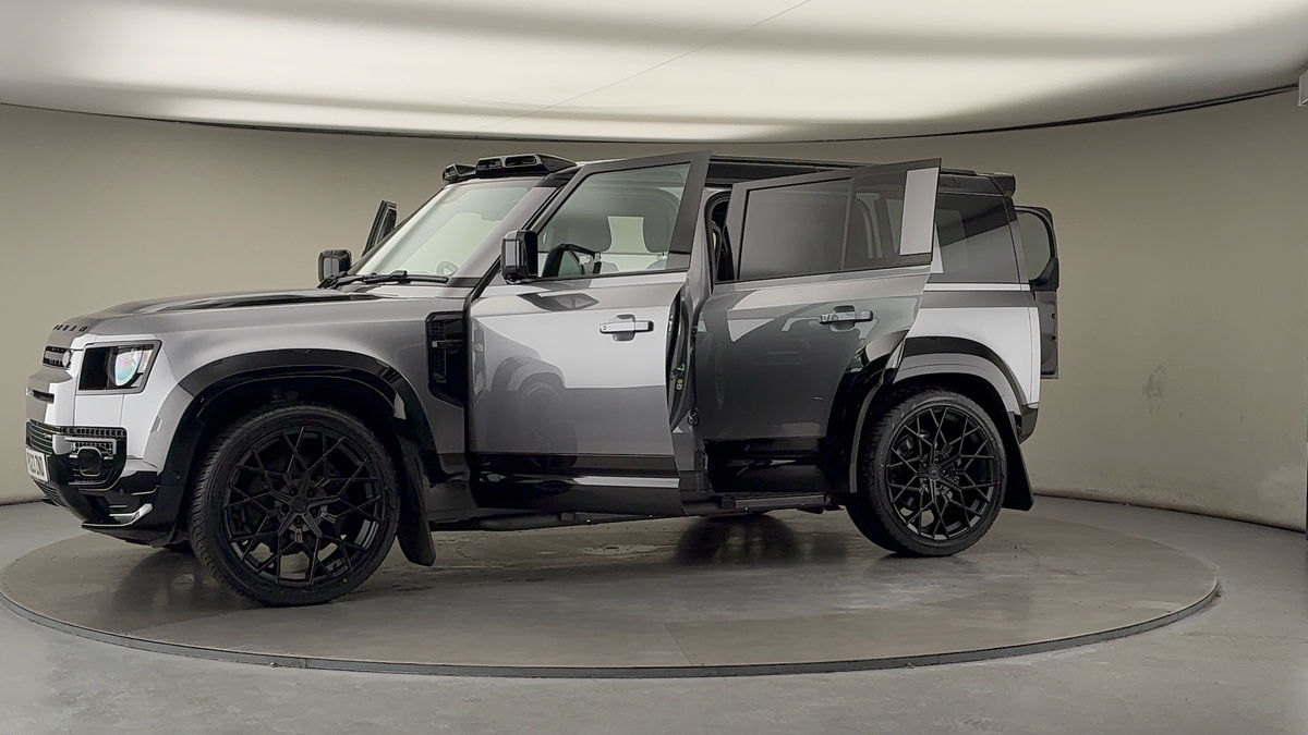 More views of Land Rover Defender 110