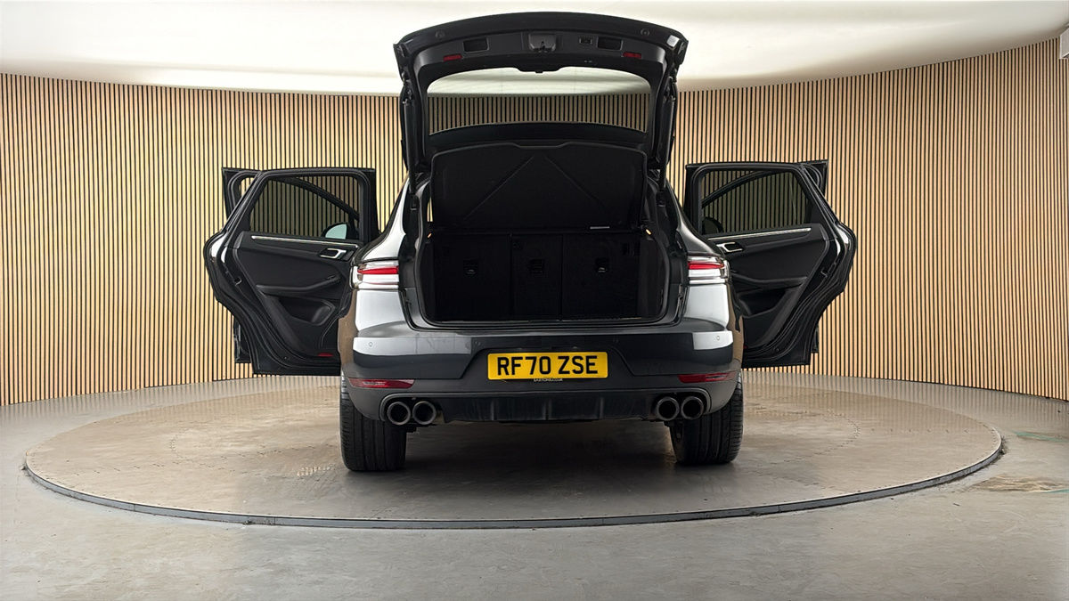 More views of Porsche Macan