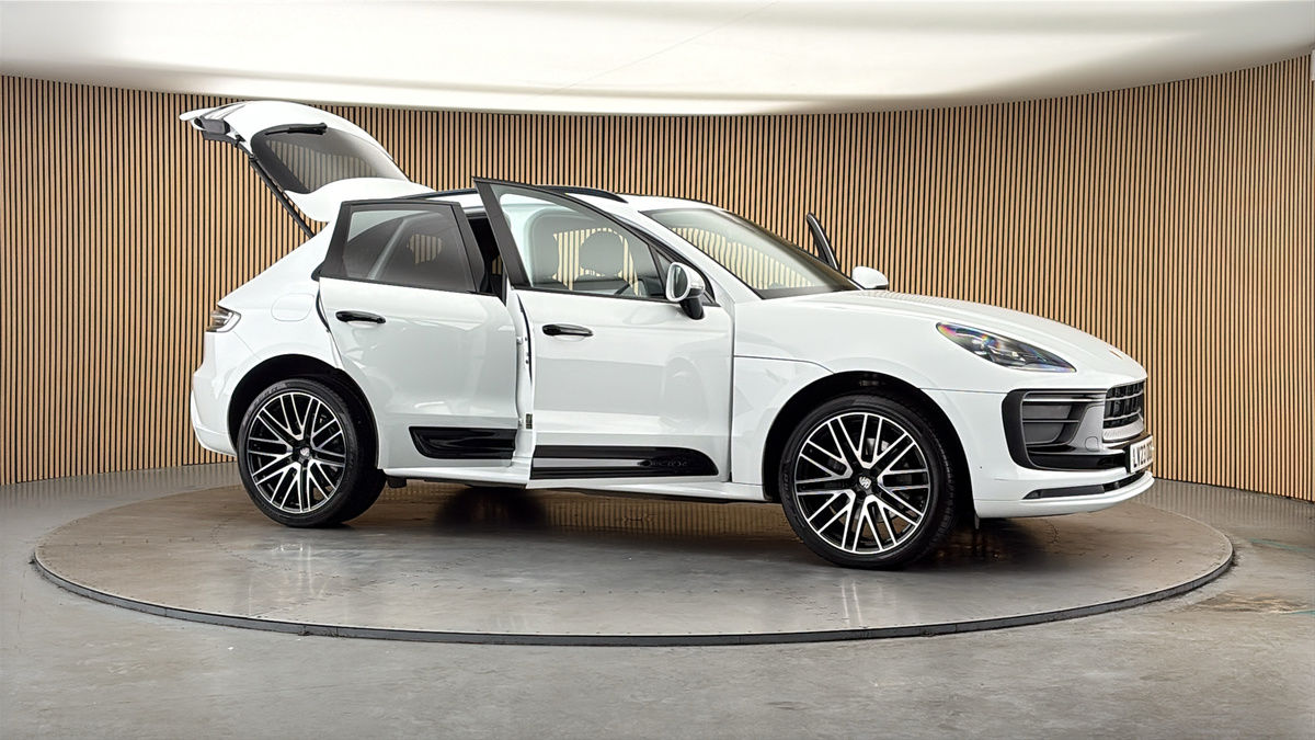 More views of Porsche Macan