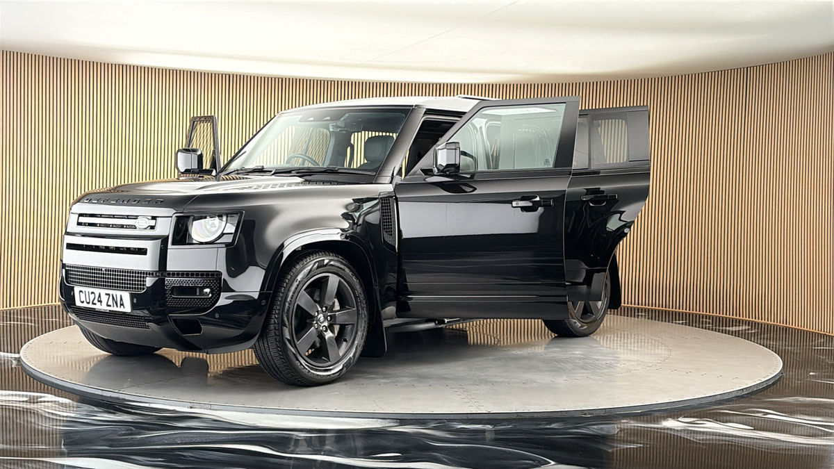 More views of Land Rover Defender 110