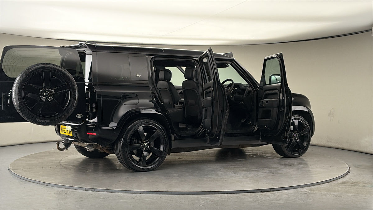 More views of Land Rover Defender 110