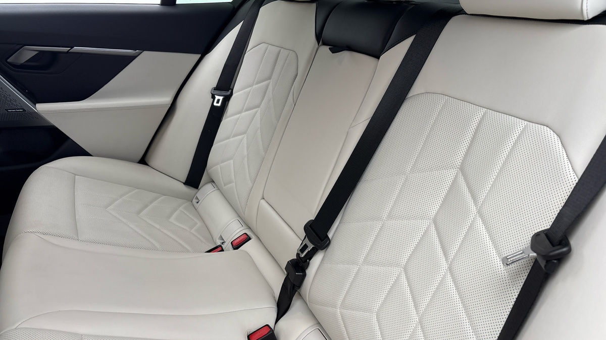 BMW i5 Image 8