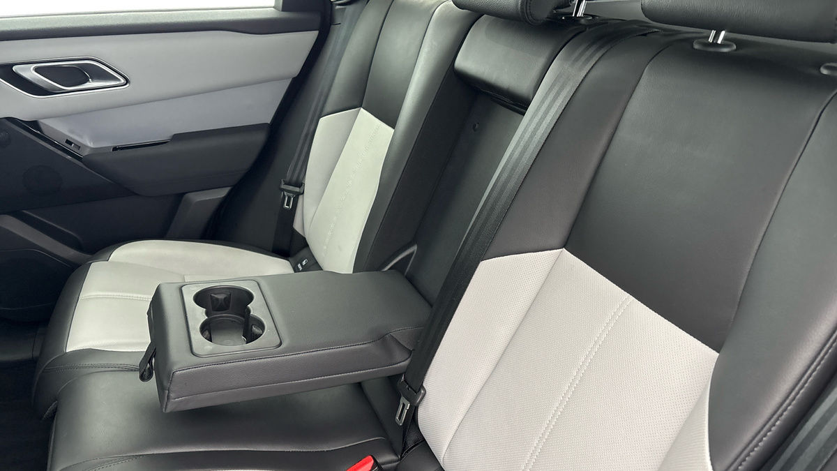 Land Rover Range Rover Velar Image 9