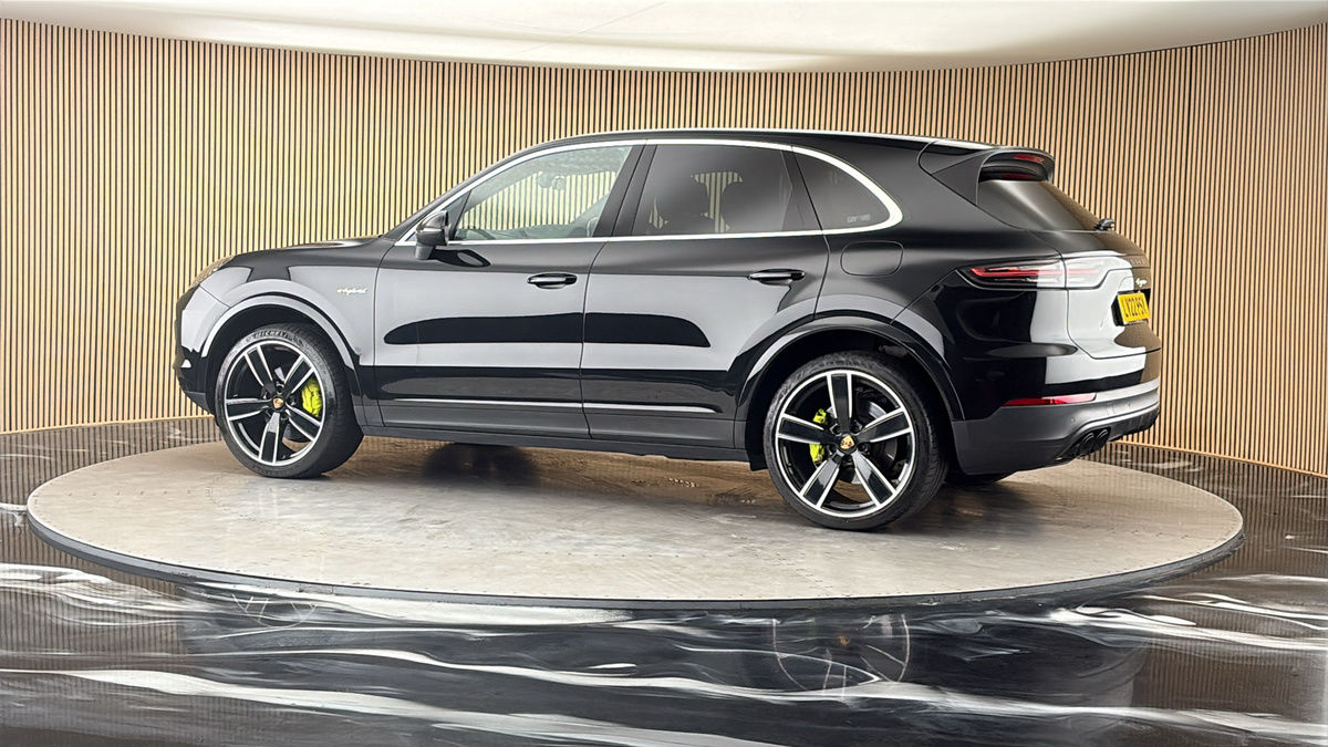 More views of Porsche Cayenne