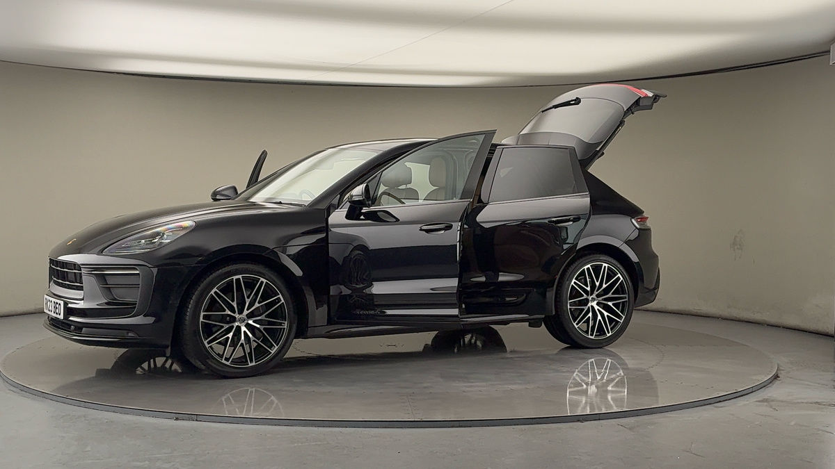 More views of Porsche Macan