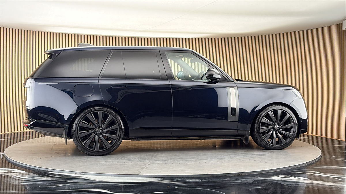 More views of Land Rover Range Rover