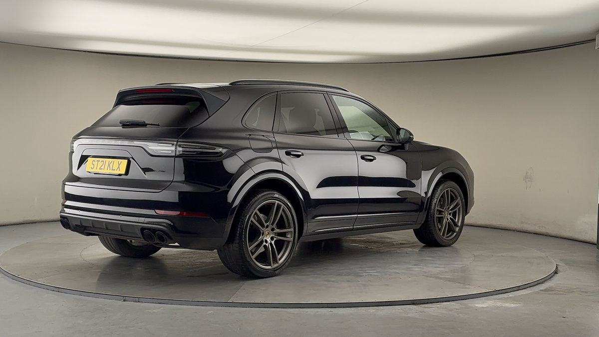 Porsche Cayenne Image 21
