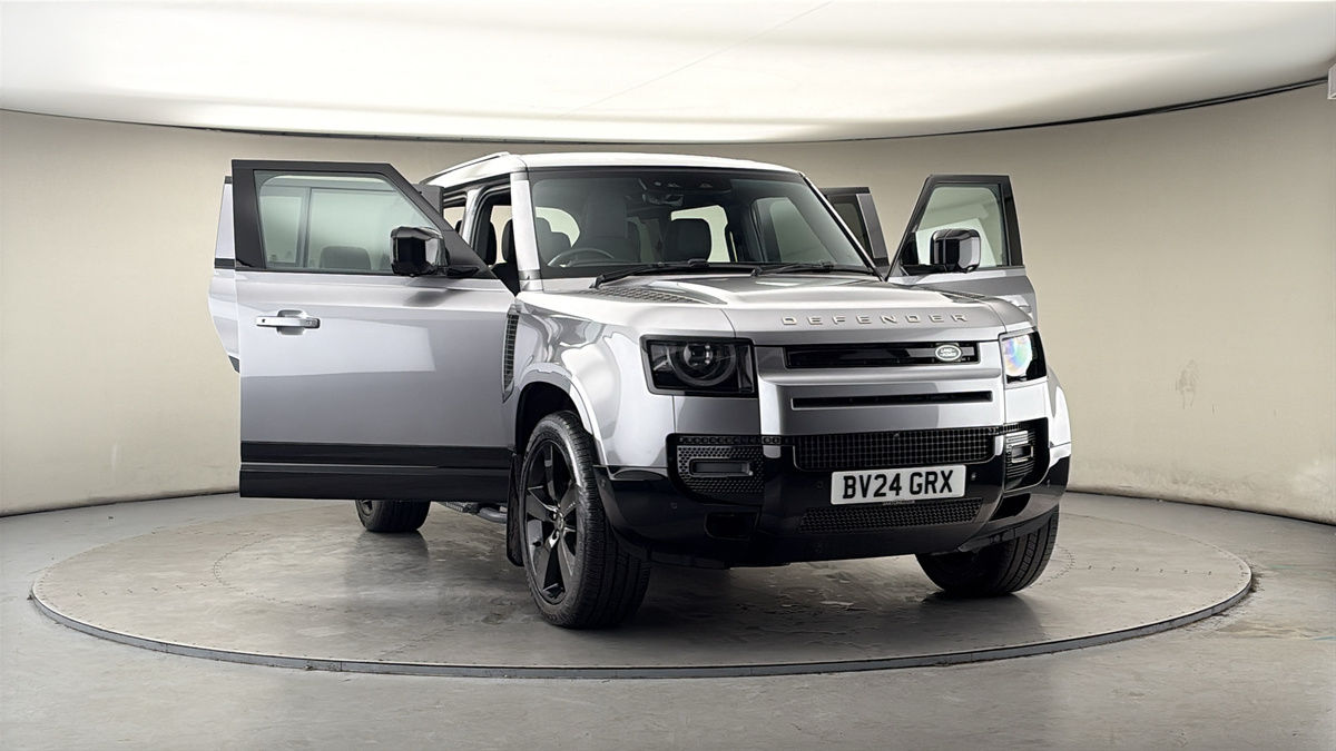 More views of Land Rover Defender 110