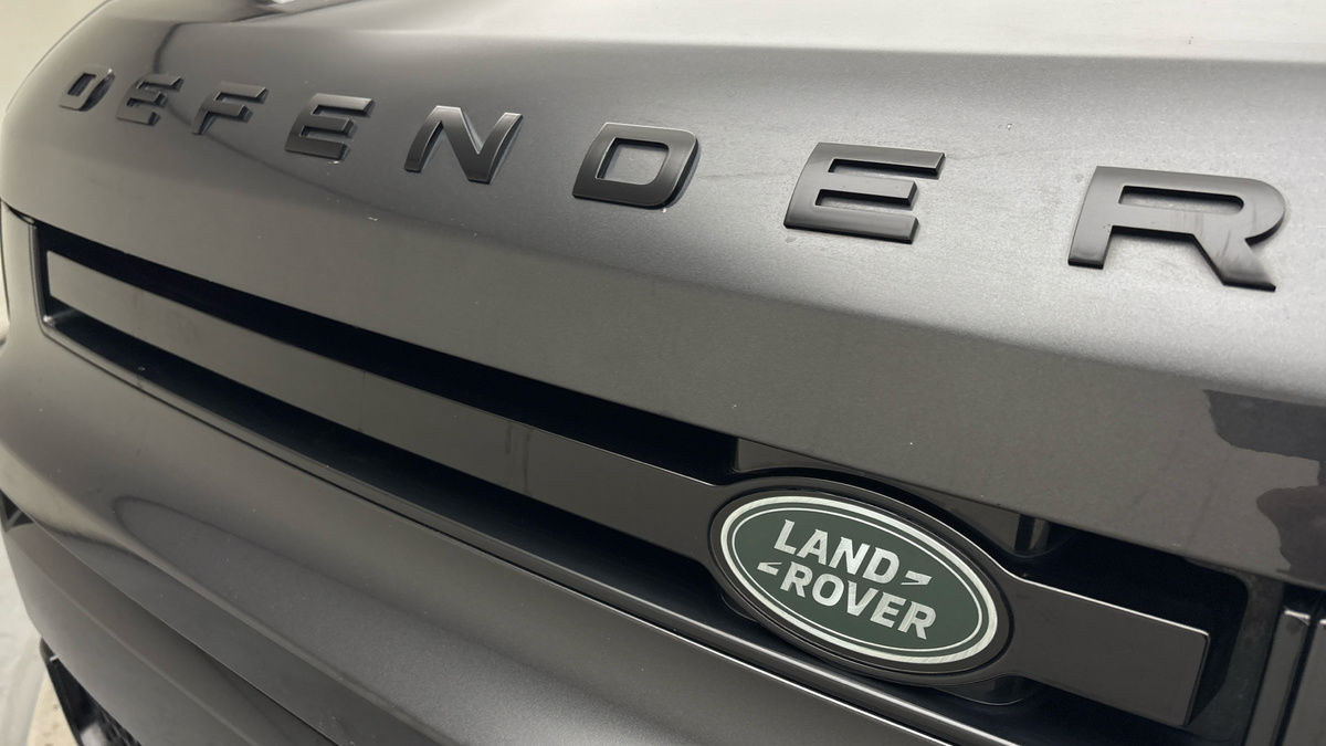 Land Rover Defender 110 Urban Image 54