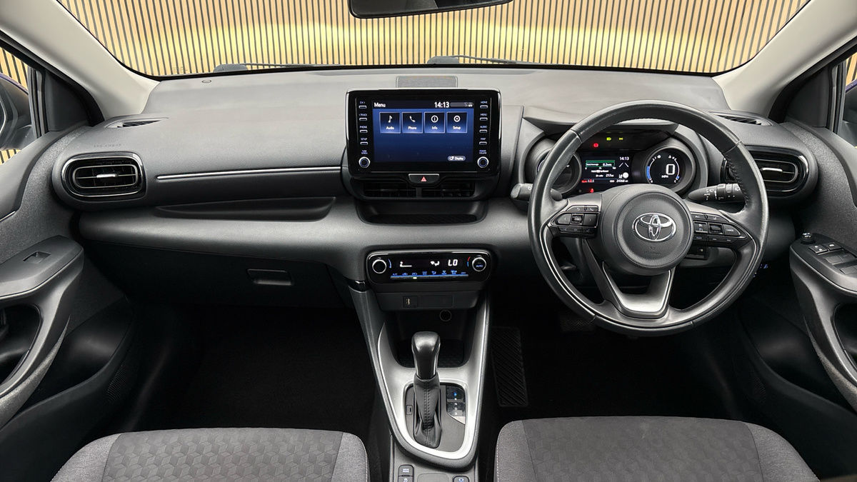 Toyota Yaris Image 12