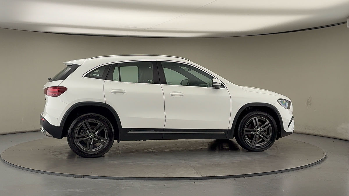 More views of Mercedes-Benz GLA