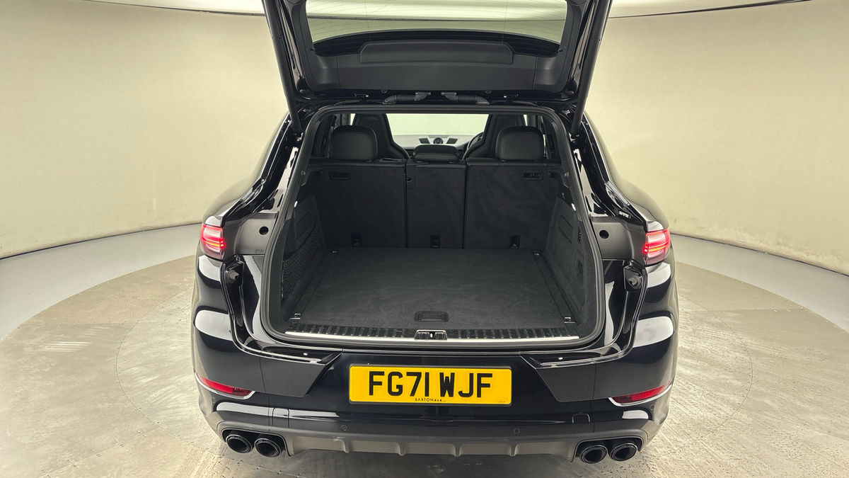 Porsche Cayenne Image 11