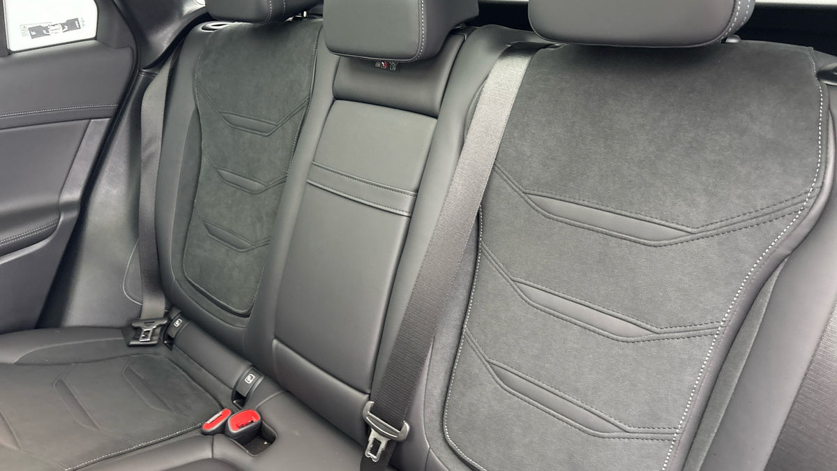 Mercedes-Benz GLC Image 8