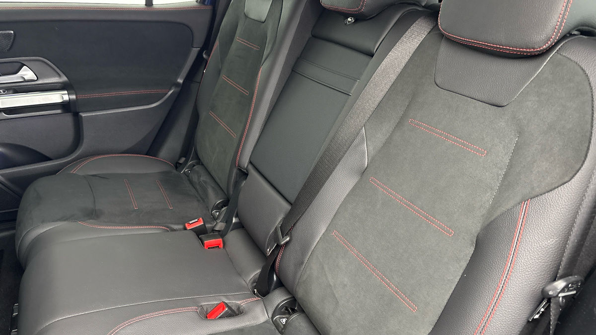 Mercedes-Benz GLB Image 8