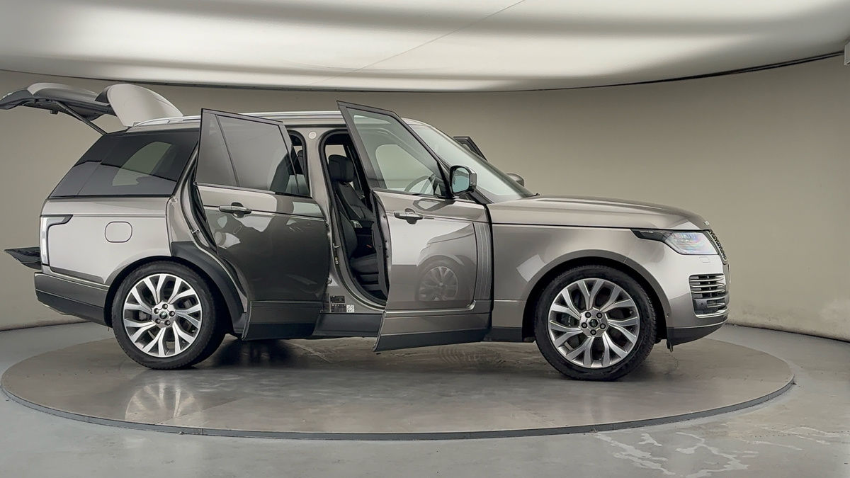 More views of Land Rover Range Rover