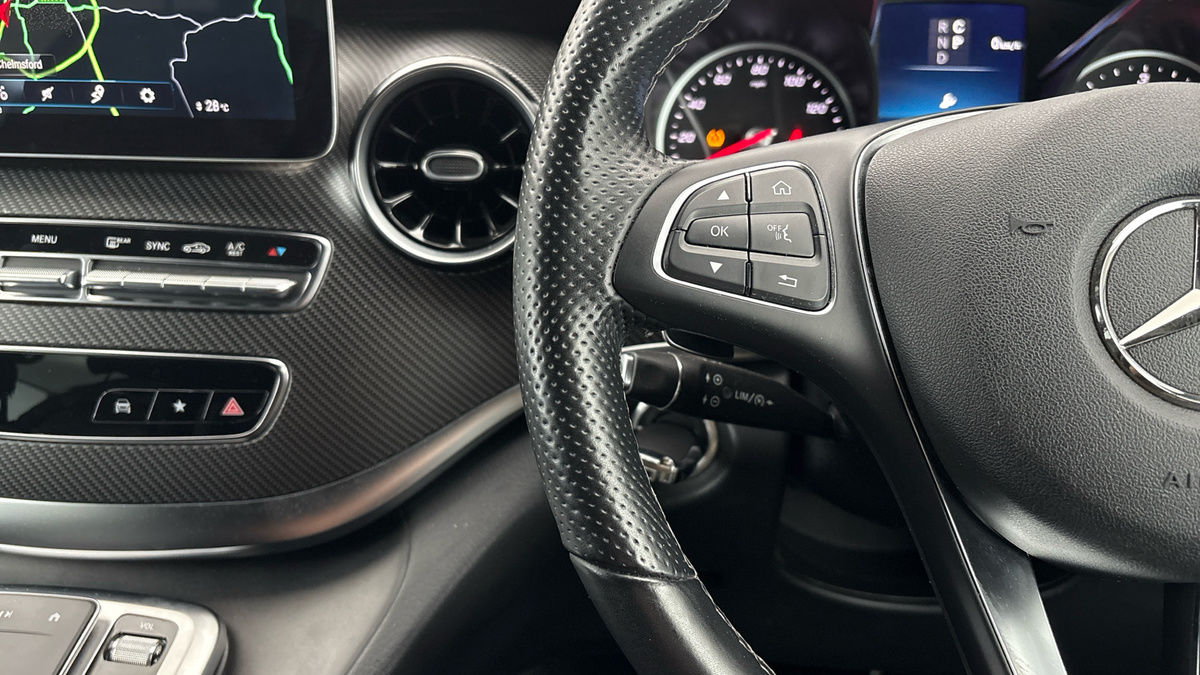 Mercedes-Benz V Class Image 13