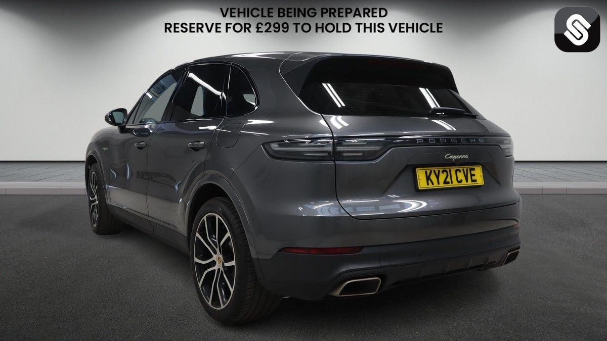 Porsche Cayenne Image 3