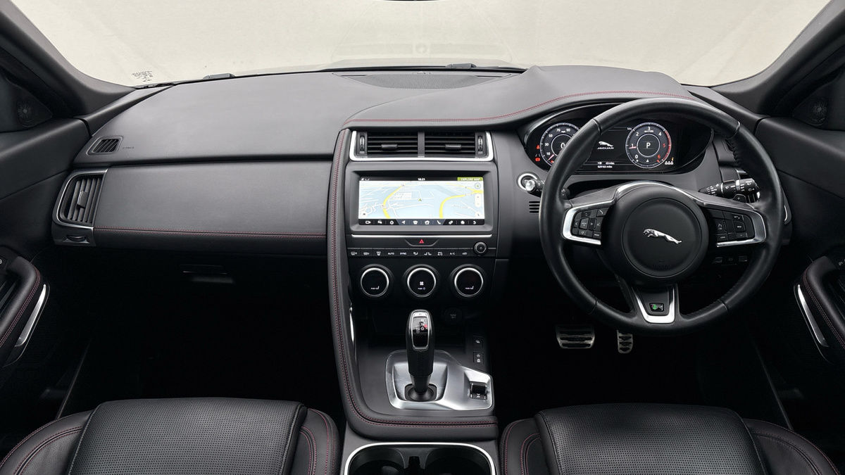 Jaguar E-PACE Image 12