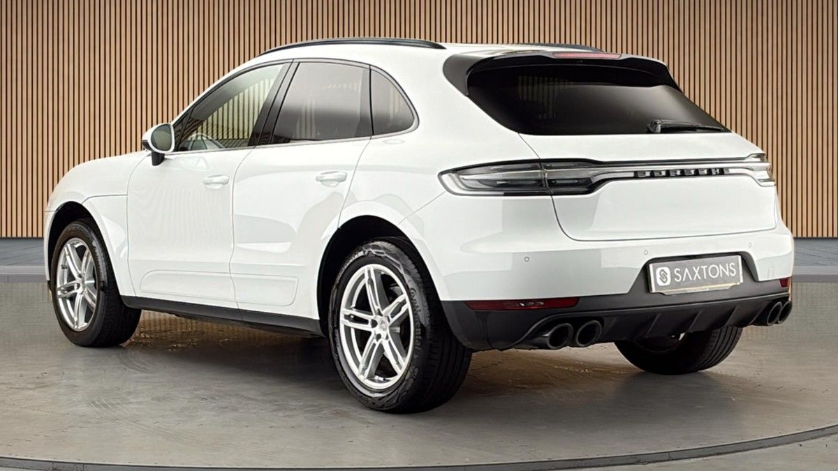Porsche Macan Image 2