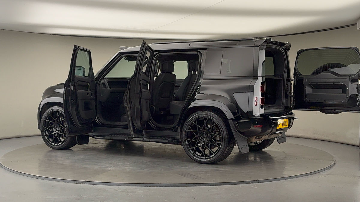 More views of Land Rover Defender 110