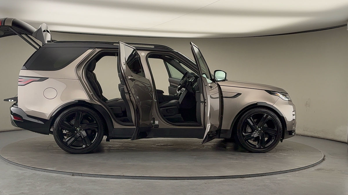 More views of Land Rover Discovery