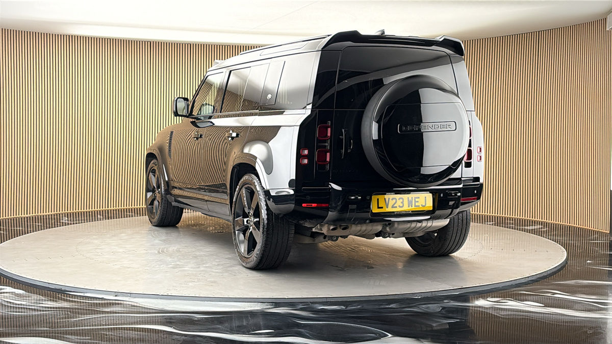 More views of Land Rover Defender 110