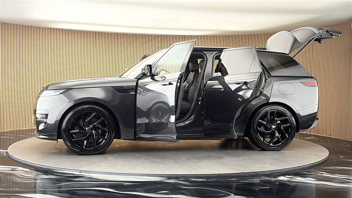 More views of Land Rover Range Rover Sport