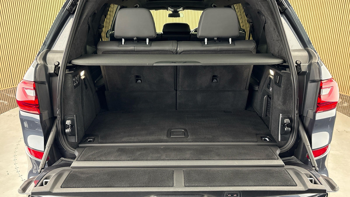 BMW X7 Image 11